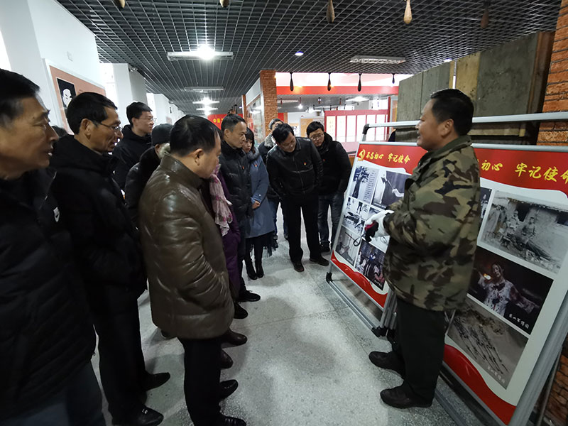 屯溪區(qū)委辦黨支部、屯溪城建投公司黨支部聯(lián)合開展主題黨日共建活動(dòng)