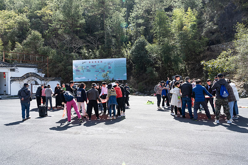 “凝聚巾幗力量，‘婦’能國(guó)投發(fā)展”屯溪區(qū)國(guó)投集團(tuán)黨委開展三月主題黨日活動(dòng)