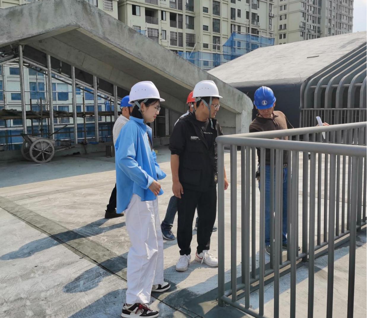 黃山市屯溪區(qū)學前教育能力提升工程-百鳥亭幼兒園建設項目組織節(jié)前安全生產檢查